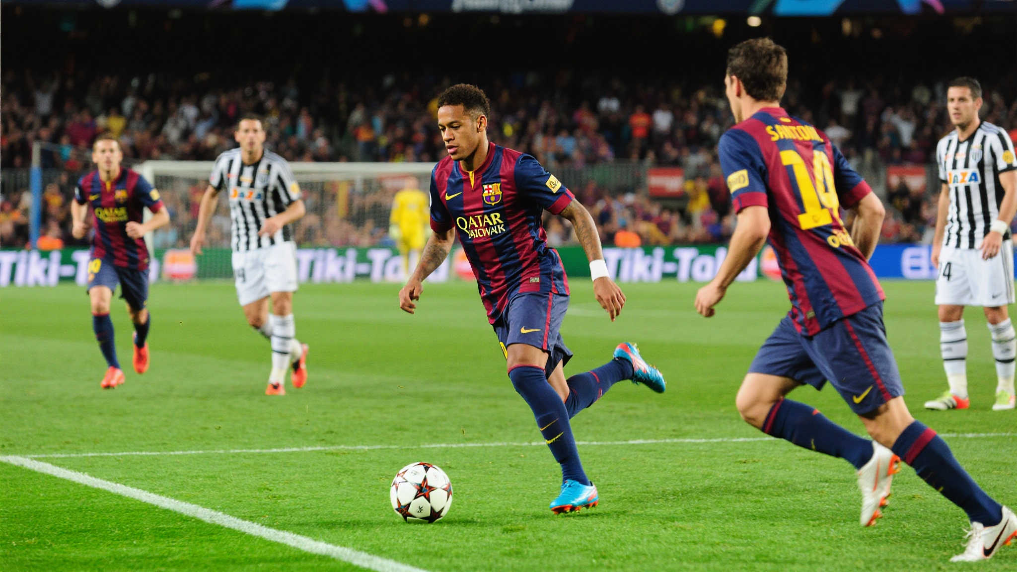 瓜迪奥拉执教生涯中，世俱杯十战全胜，攻入33球仅丢2球，共获四次冠军